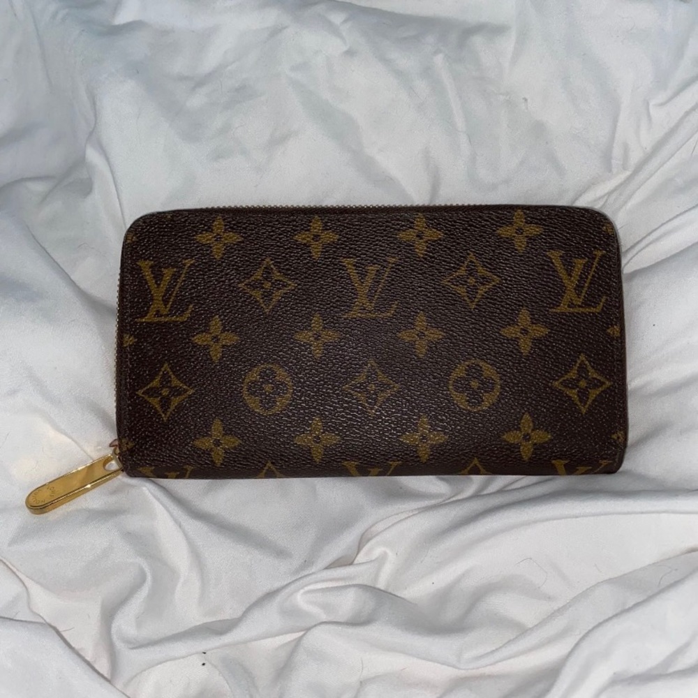 Louis Vuitton Zippy Wallet Brown Inside